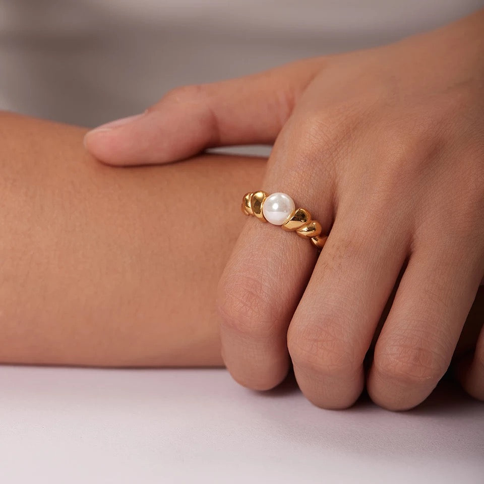 Solace ring