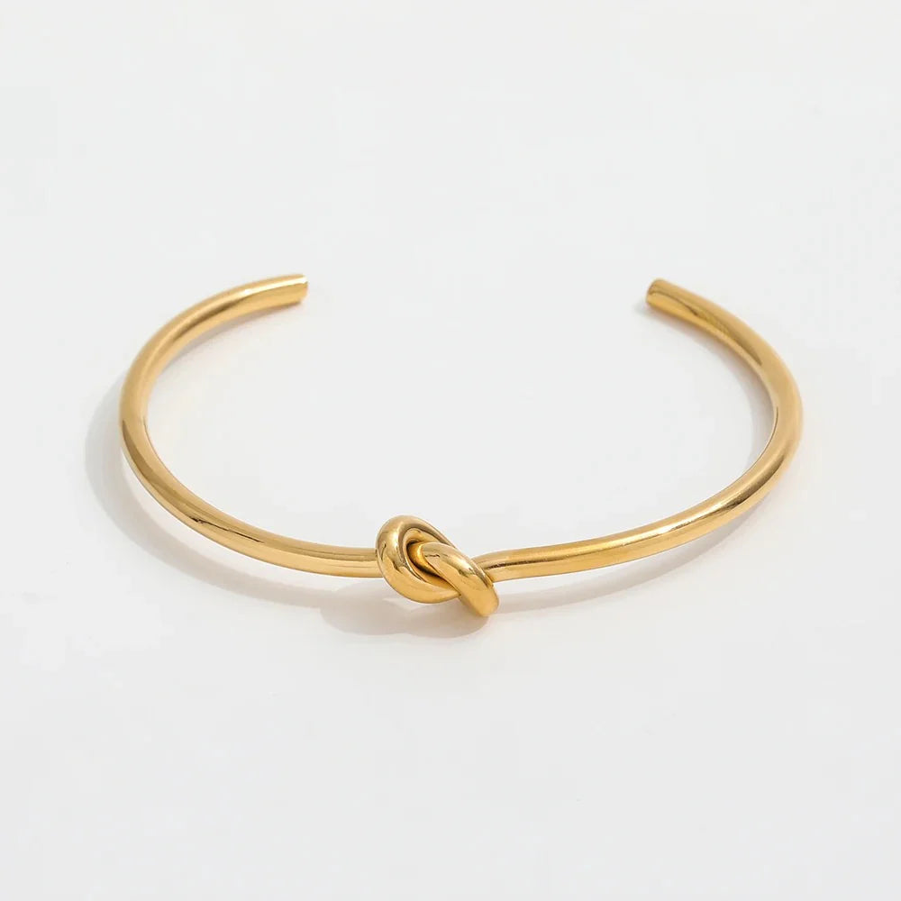 Knot cuff