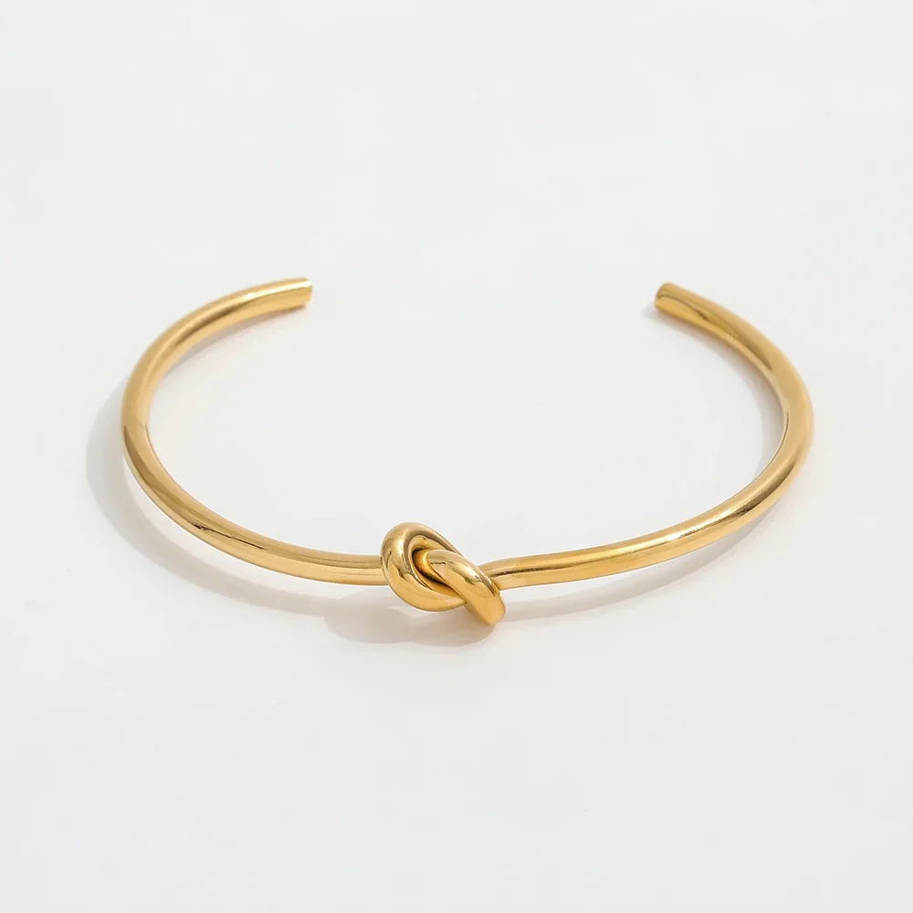 Knot cuff