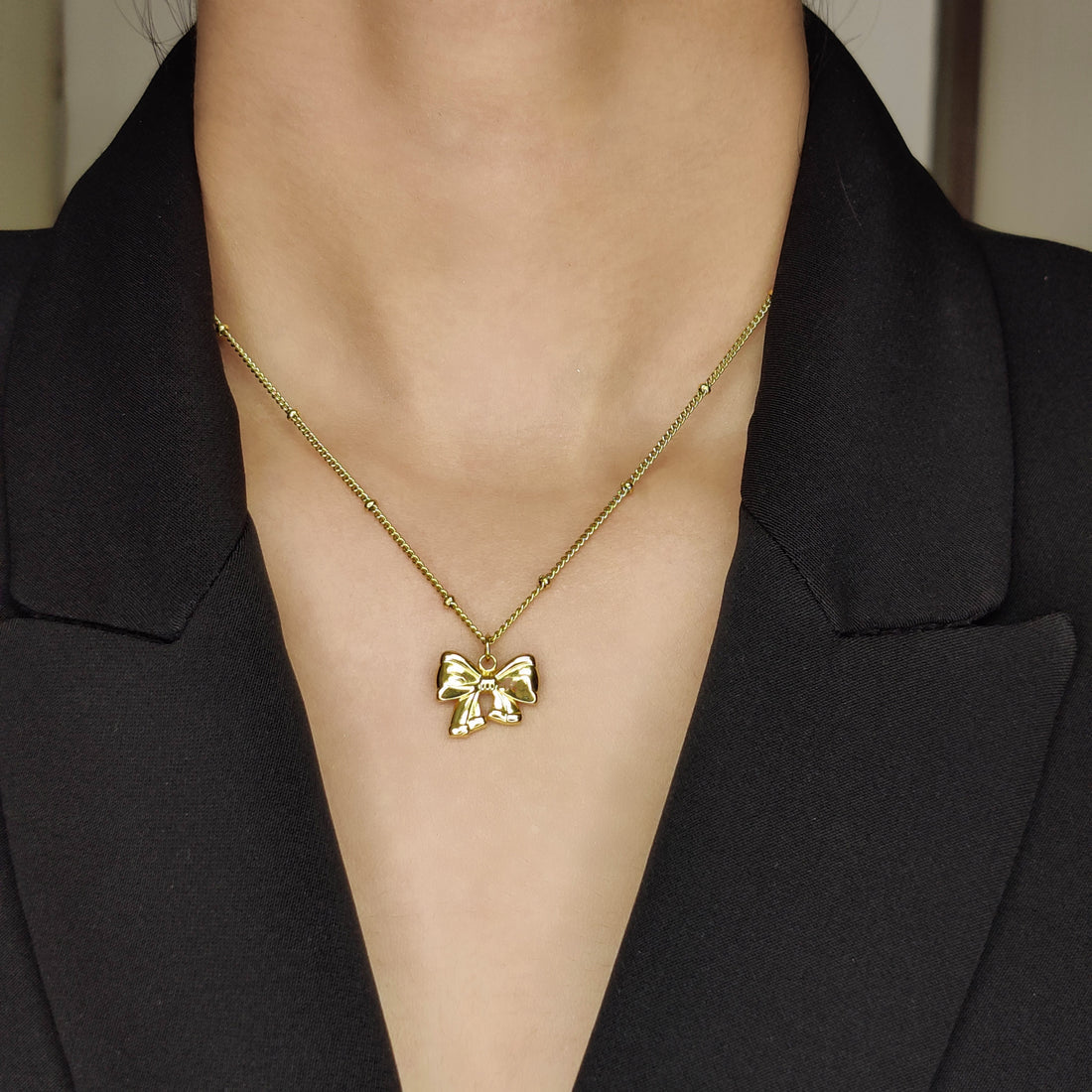 Bow Necklace
