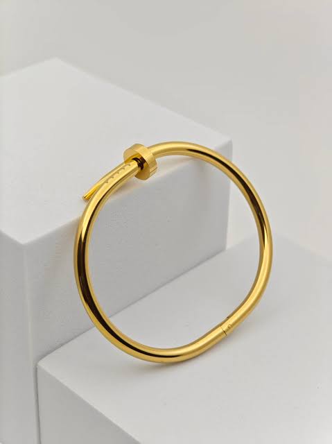 Nail Cuff