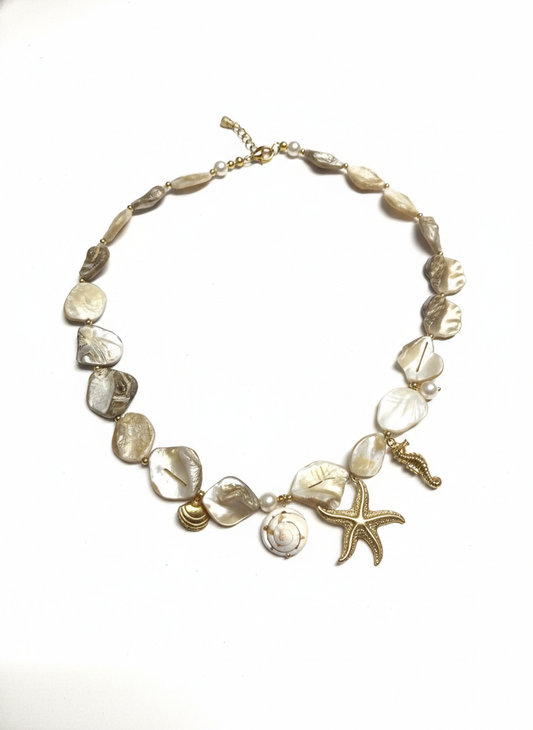 Noiré Necklace