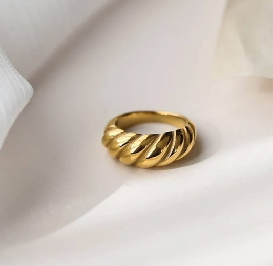 Croissant Ring