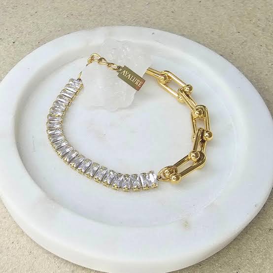Diamond gleam bracelet