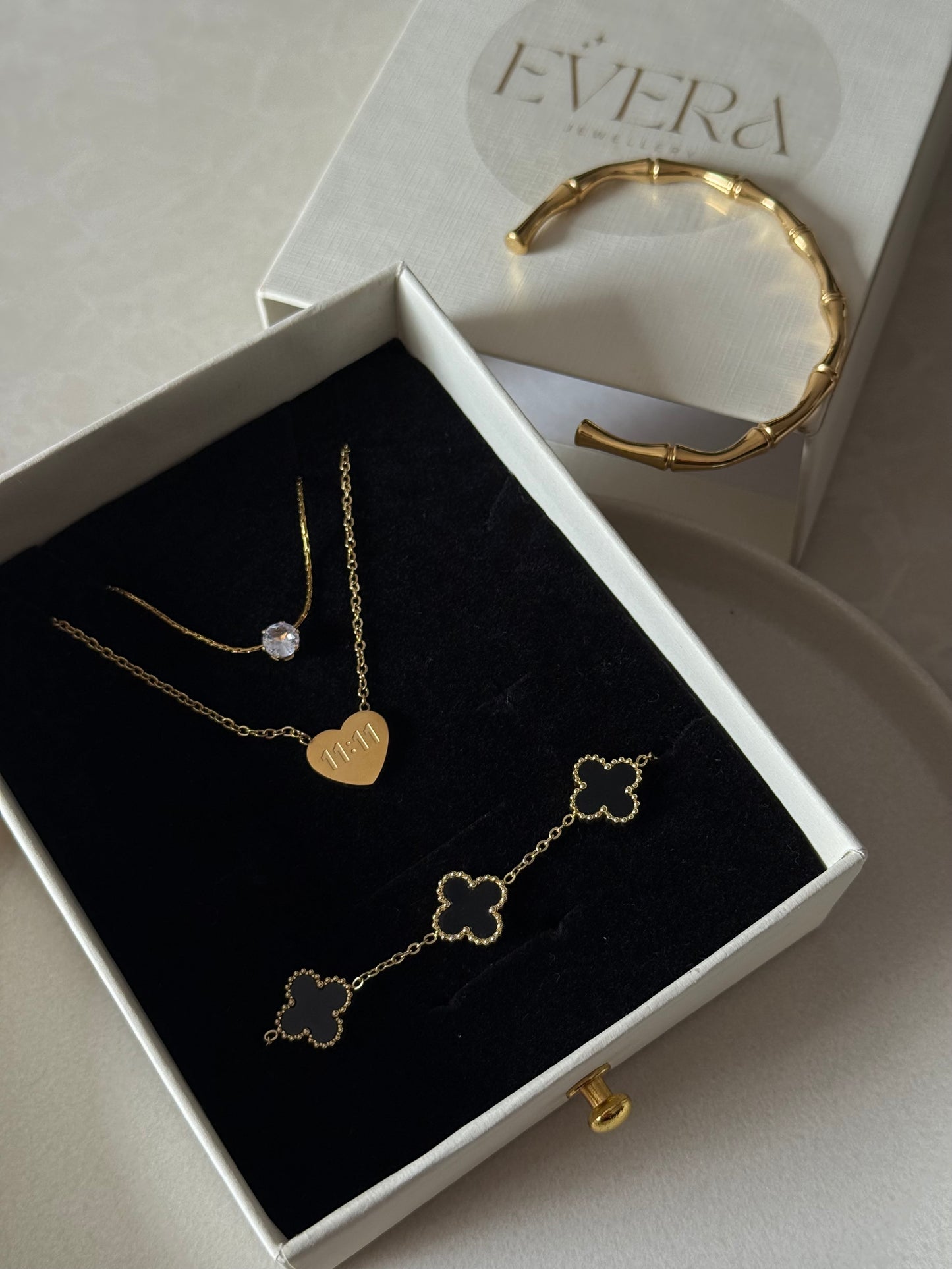 Bond and bling set