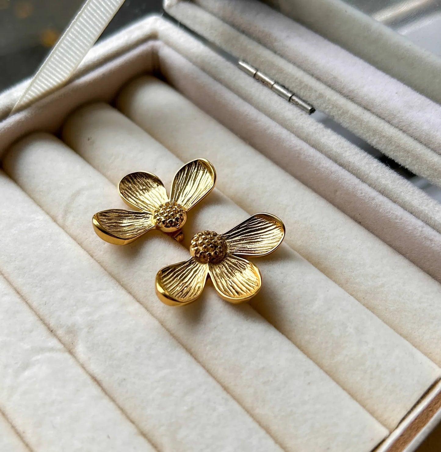 Half flower earrings