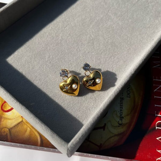 Stud love earrings